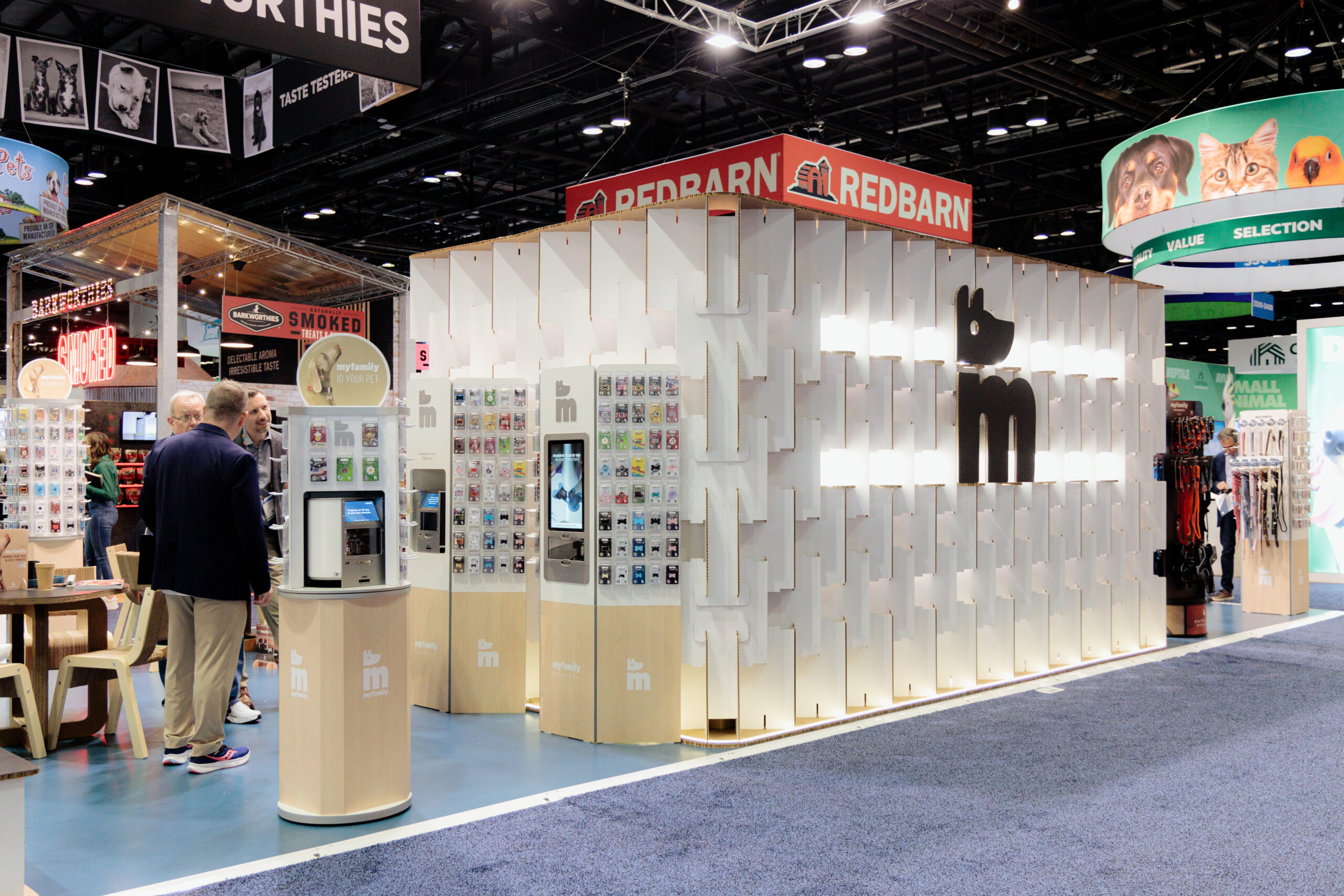 Visibilità senza confini, tecnica modulare e duratura.