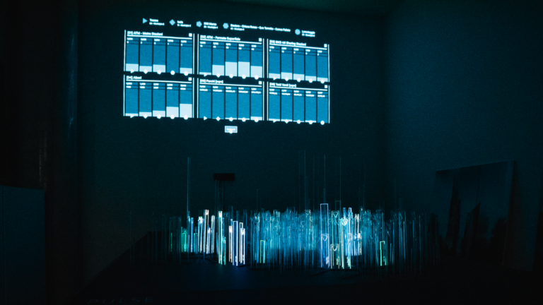 Connessioni sensibili per immersioni urbane.