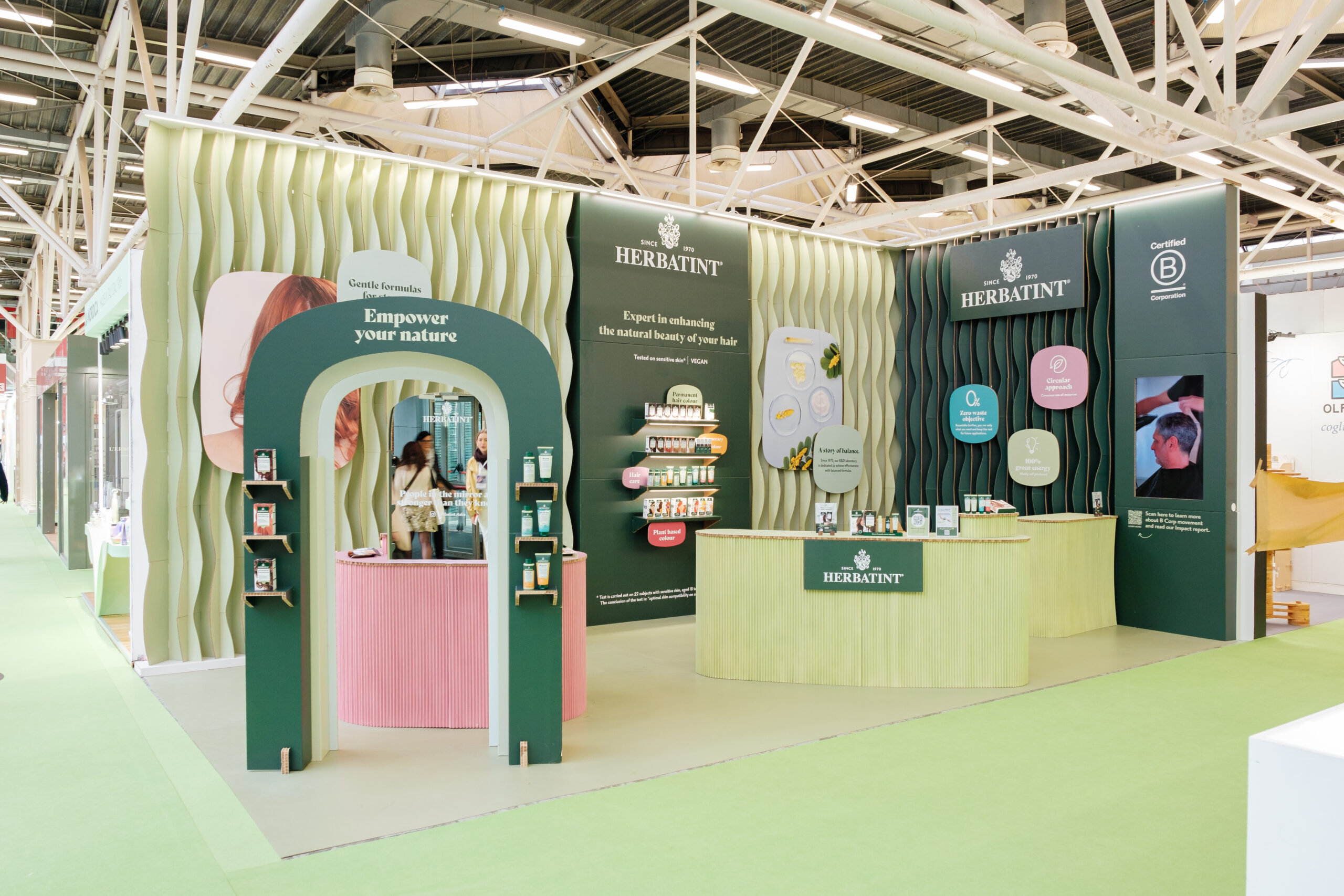 Accoglienza cangiante, fluidità modulare.